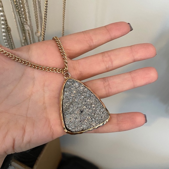 Long chain Statement necklace - Picture 3 of 3